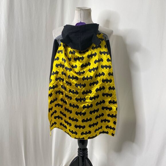 Boys Size 4 to 5 Batman Hoodie With Cape DC Comics Grey and Yellow Long Sleeve - Picture 4 of 11